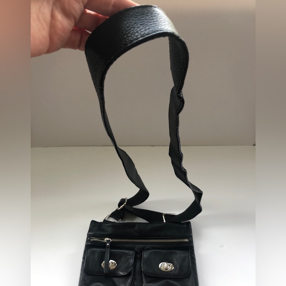 2/$40 - Danier convertible shoulder/cross body bag - Picture 8 of 12